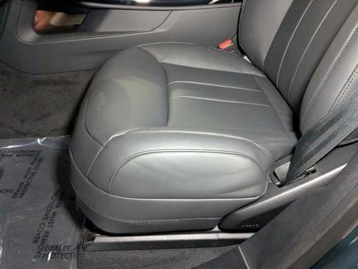2025 Land Rover Range Rover Sport P360 SE