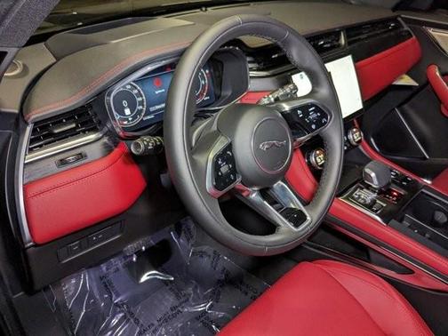 2024 Jaguar F-PACE P400 R-Dynamic S
