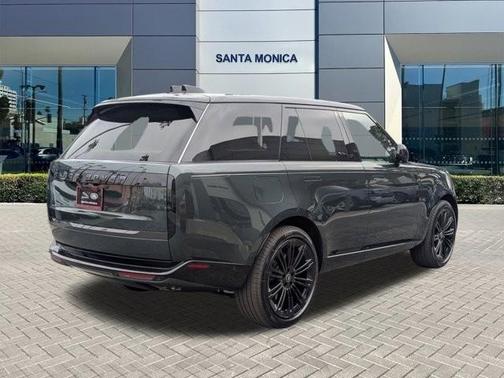 2025 Land Rover Range Rover P530 SE