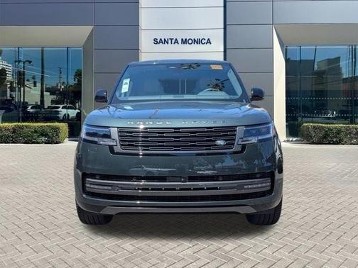 2025 Land Rover Range Rover P550e SE