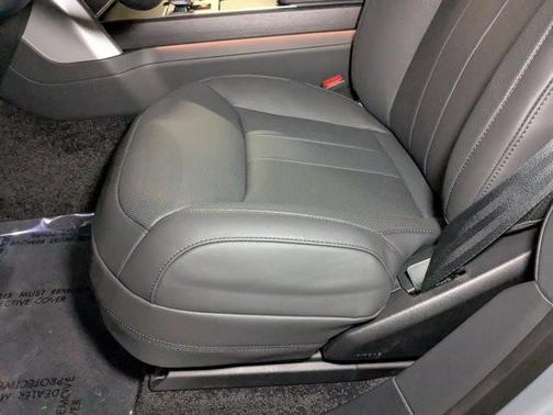 2025 Land Rover Range Rover P530 SE 7 Seat