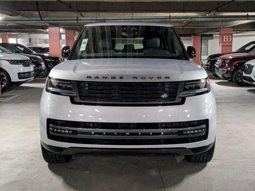 2025 Land Rover Range Rover P530 SE 7 Seat