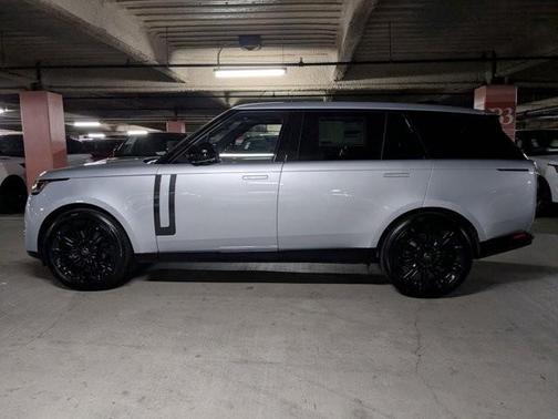 2025 Land Rover Range Rover P530 SE 7 Seat