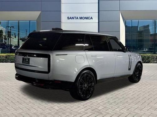 2025 Land Rover Range Rover P530 SE 7 Seat