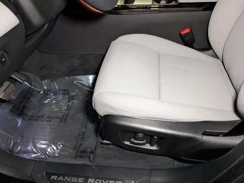 2026 Land Rover Range Rover Velar P250 Dynamic SE