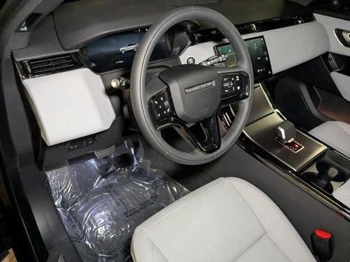 2026 Land Rover Range Rover Velar P250 Dynamic SE