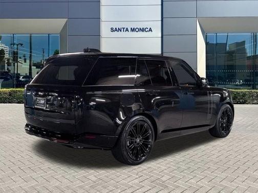 2025 Land Rover Range Rover P530 SE