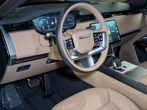 2025 Land Rover Range Rover P530 SE