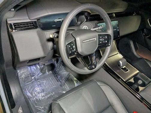 2026 Land Rover Range Rover Velar Dynamic SE