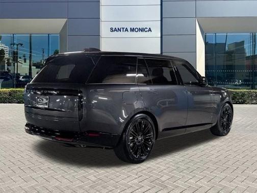2025 Land Rover Range Rover P530 SE 7 Seat