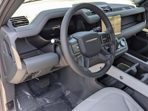 2025 Land Rover Defender P400 S