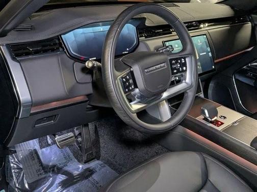 2025 Land Rover Range Rover P530 SE 7 Seat