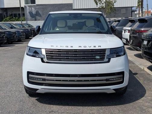 2025 Land Rover Range Rover P550e SE