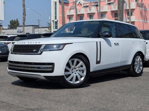 2025 Land Rover Range Rover P550e SE