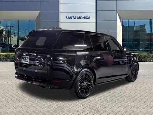 2025 Land Rover Range Rover P530 SE 7 Seat