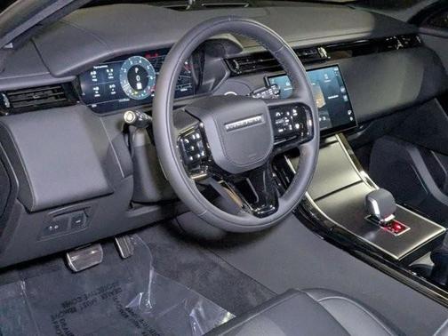 2026 Land Rover Range Rover Velar P400 Dynamic SE