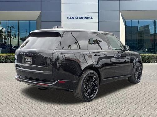 2025 Land Rover Range Rover P530 SE