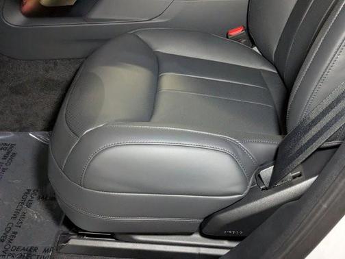 2025 Land Rover Range Rover Sport P360 SE