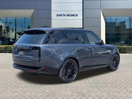 2025 Land Rover Range Rover P400 SE