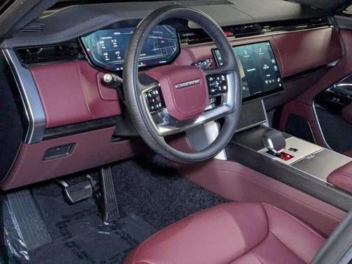 2025 Land Rover Range Rover P530 SE