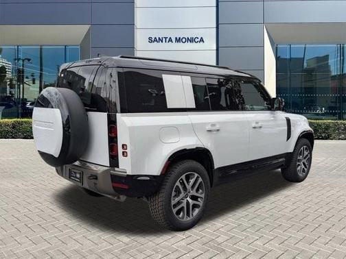 2025 Land Rover Defender P400 X-Dynamic SE