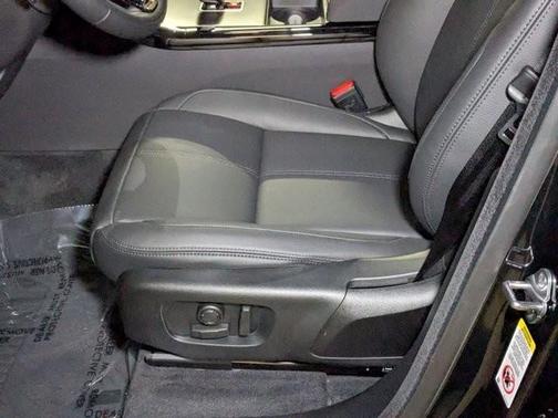2026 Land Rover Range Rover Velar P400 Dynamic SE