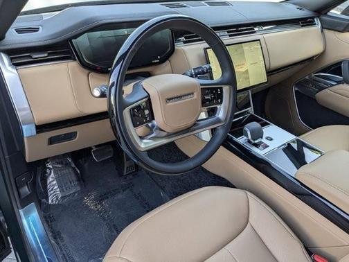 2025 Land Rover Range Rover P530 SE