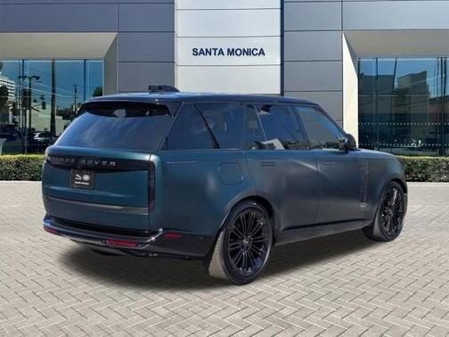 2025 Land Rover Range Rover P530 SE