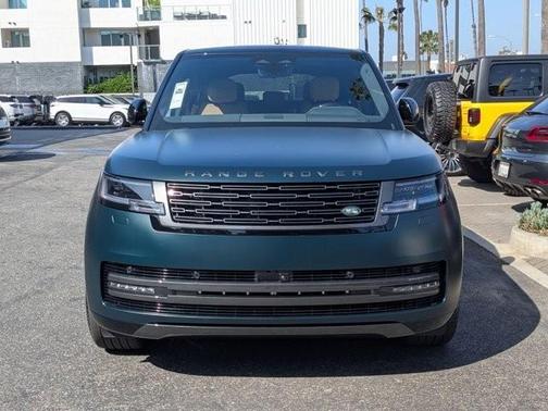 2025 Land Rover Range Rover P530 SE