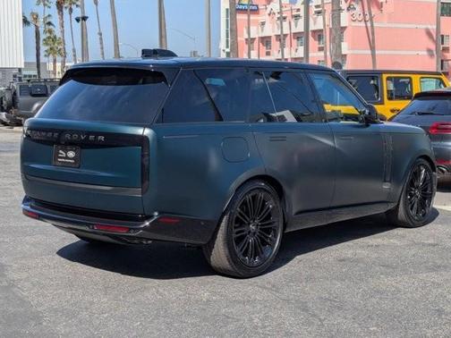 2025 Land Rover Range Rover P530 SE