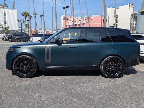 2025 Land Rover Range Rover P530 SE