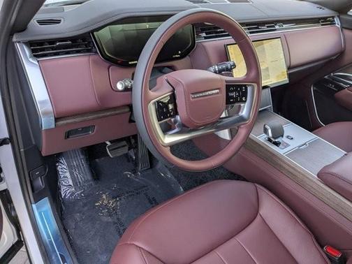 2025 Land Rover Range Rover P530 SE