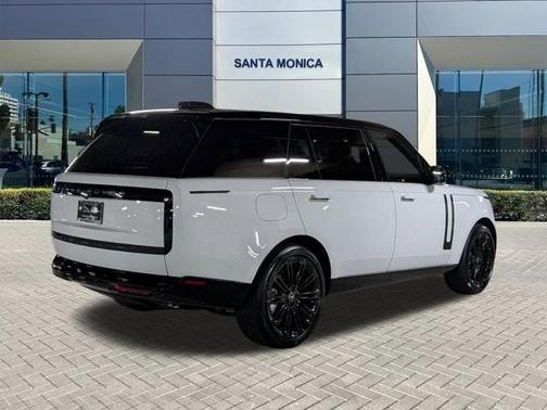 2025 Land Rover Range Rover P530 SE 7 Seat