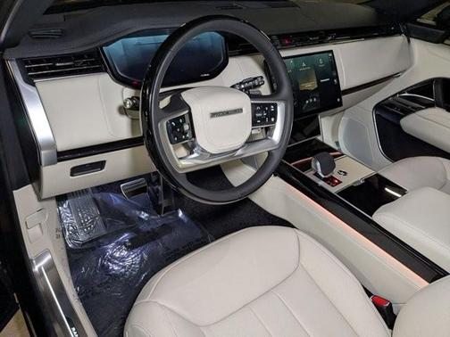 2025 Land Rover Range Rover P530 SE