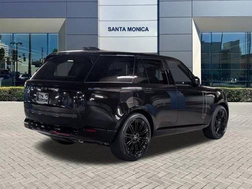 2025 Land Rover Range Rover P530 SE