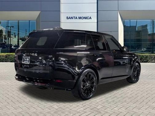 2025 Land Rover Range Rover P530 SE