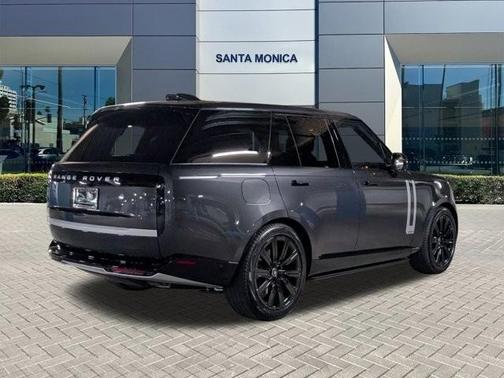 2025 Land Rover Range Rover P550e Autobiography