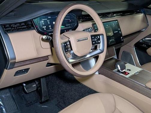 2025 Land Rover Range Rover P550e Autobiography