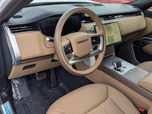2025 Land Rover Range Rover P400 SE