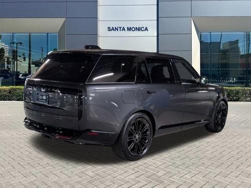2025 Land Rover Range Rover P530 SE 7 Seat
