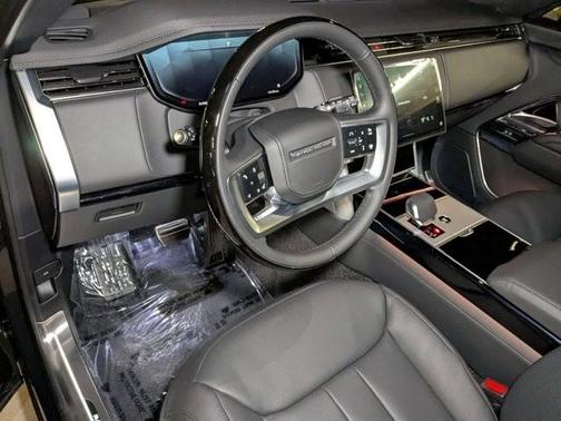 2025 Land Rover Range Rover P530 SE 7 Seat