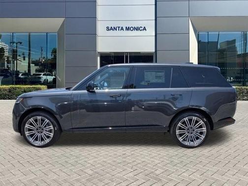 2025 Land Rover Range Rover P400 SE 7 Seat