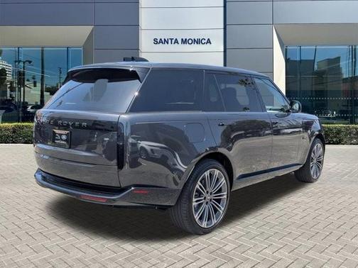 2025 Land Rover Range Rover P400 SE 7 Seat