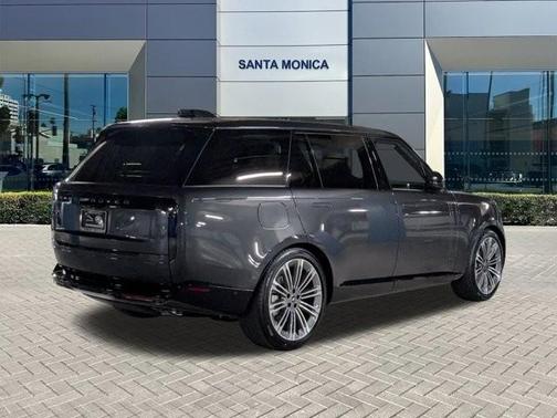 2025 Land Rover Range Rover P530 SE 7 Seat
