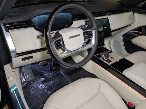2025 Land Rover Range Rover P530 SE 7 Seat