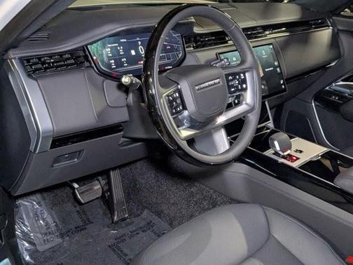 2025 Land Rover Range Rover P400 SE