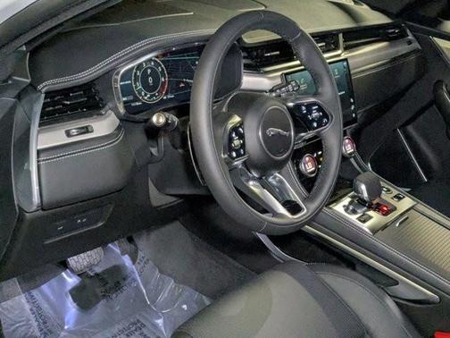 2026 Jaguar F-PACE P250 R-Dynamic S