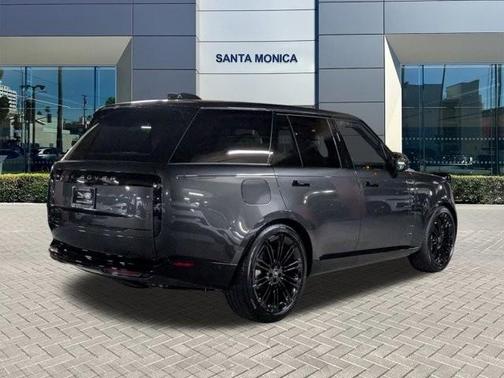 2025 Land Rover Range Rover P530 SE