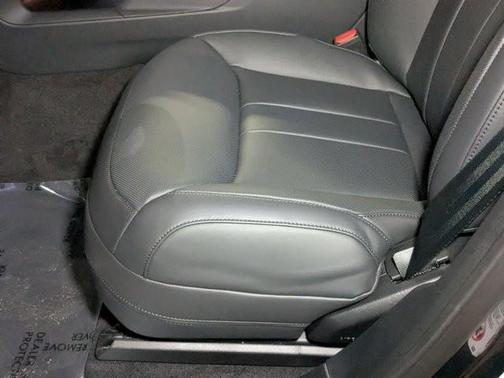 2025 Land Rover Range Rover Sport P360 SE