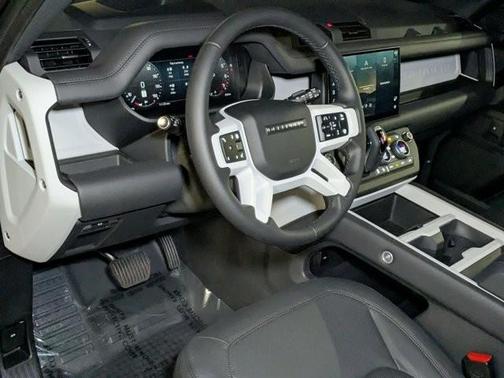 2025 Land Rover Defender P500 X-Dynamic SE